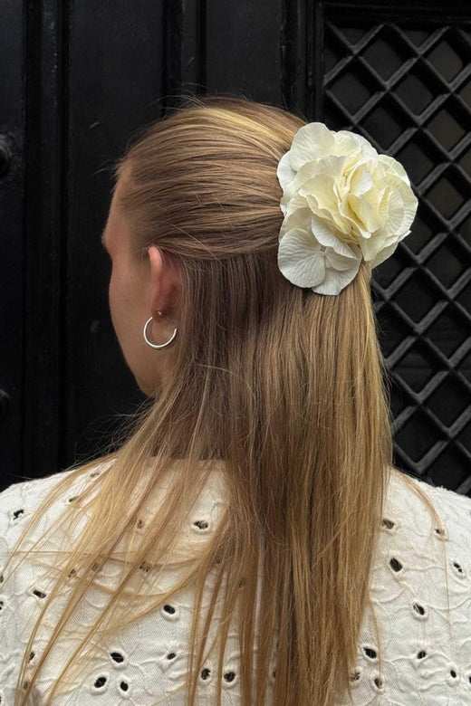Bloom Objects - Hairclip - Hydrangea - Cream - 02-561 Cream Hårklemmer 