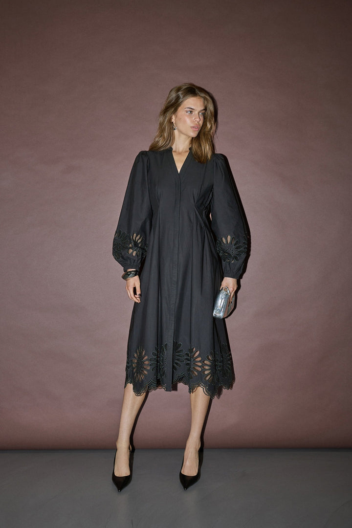 Co´Couture - Melisecc Emb. Dress 500334 - 65001 - Black