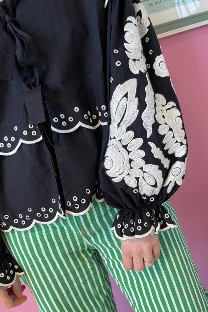 Sissel Edelbo - Martha Top SE 972.2 - Black W. White Swan