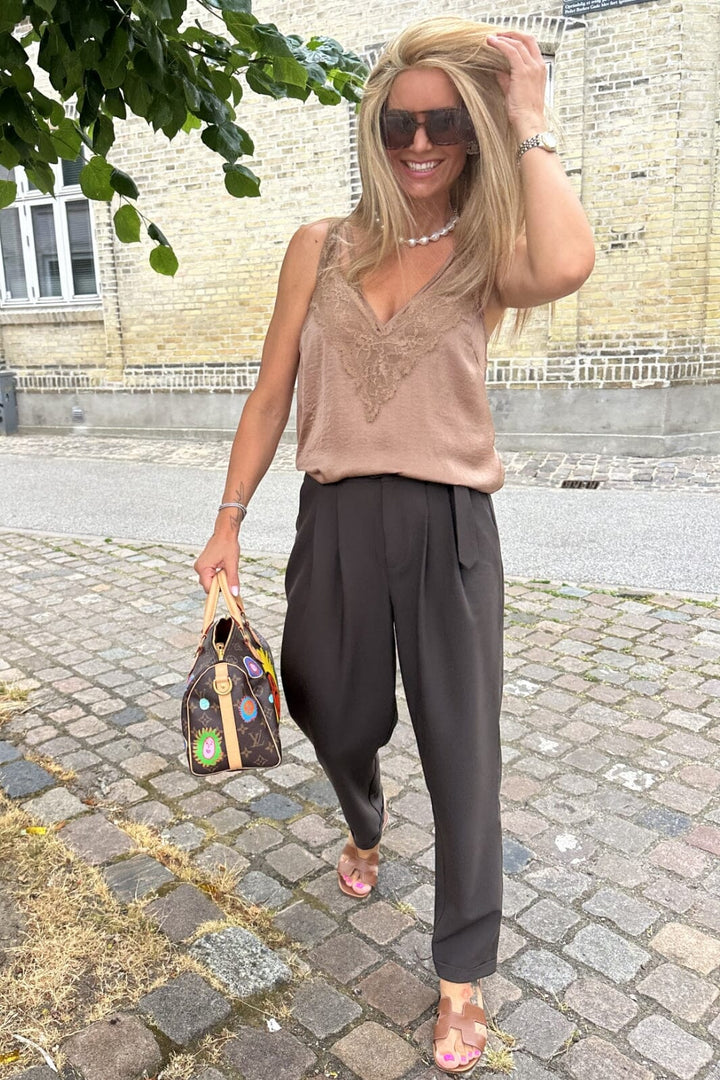 Valentin Studio - Suited Pants - Dark brown