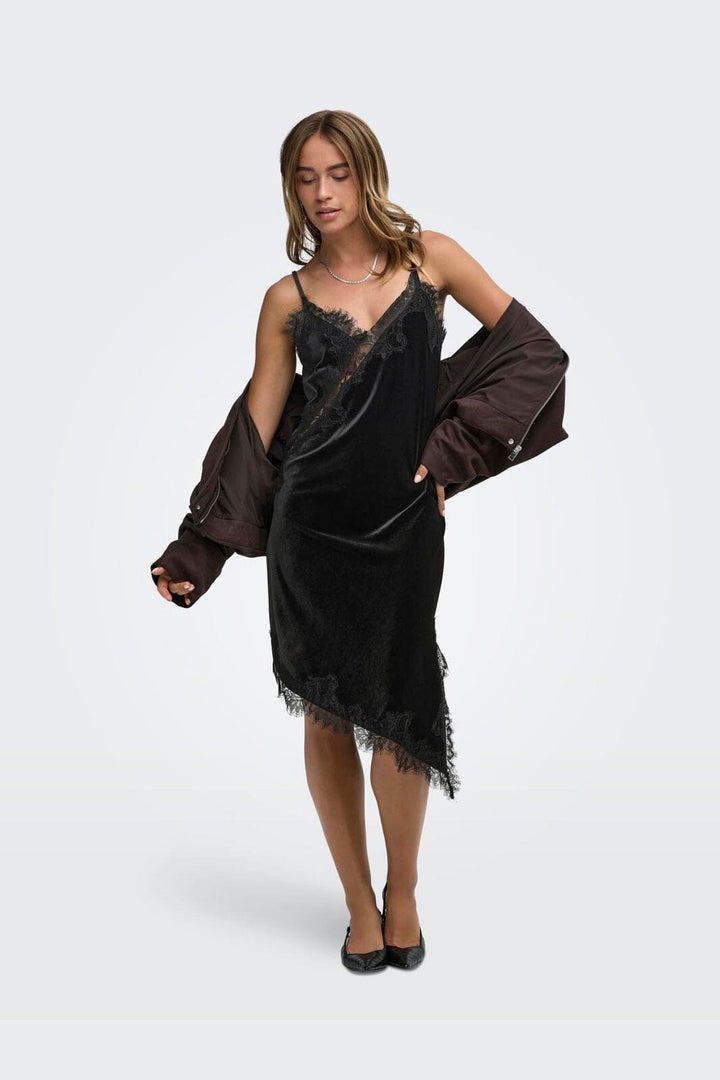 JDY - Jdyvalerie S/L Velvet Lace Dress - 5121628 Black