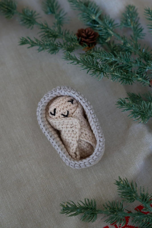 Lille Arv - Hæklet Krybbe Med Jesus Julepynt 