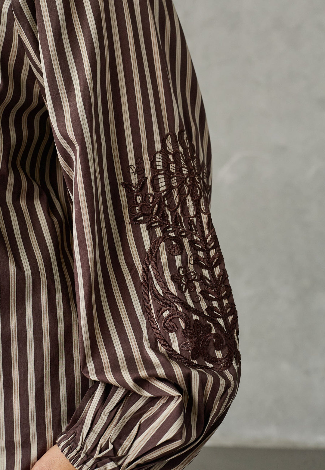 Love & Divine - Love1529-3 20428 - 833 - Brown Stripes Bluser 