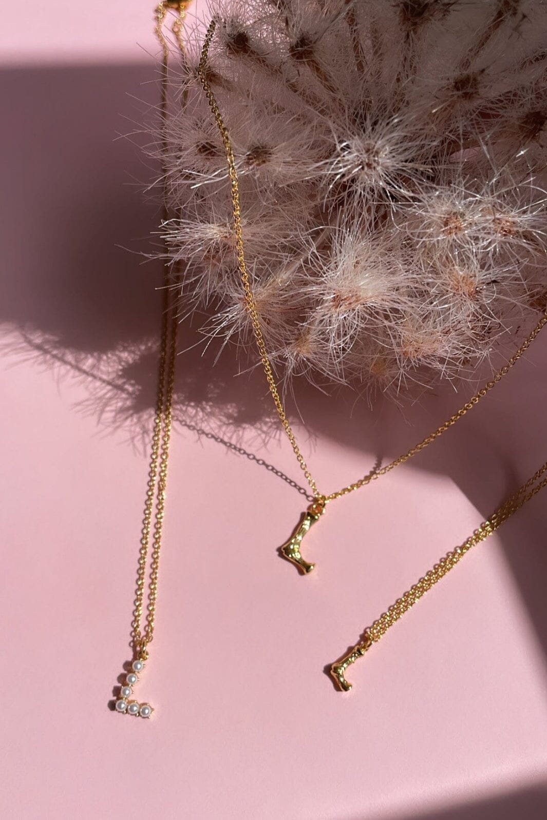 Mellow Moon - Letter Rustik Necklace - Forgyldt
