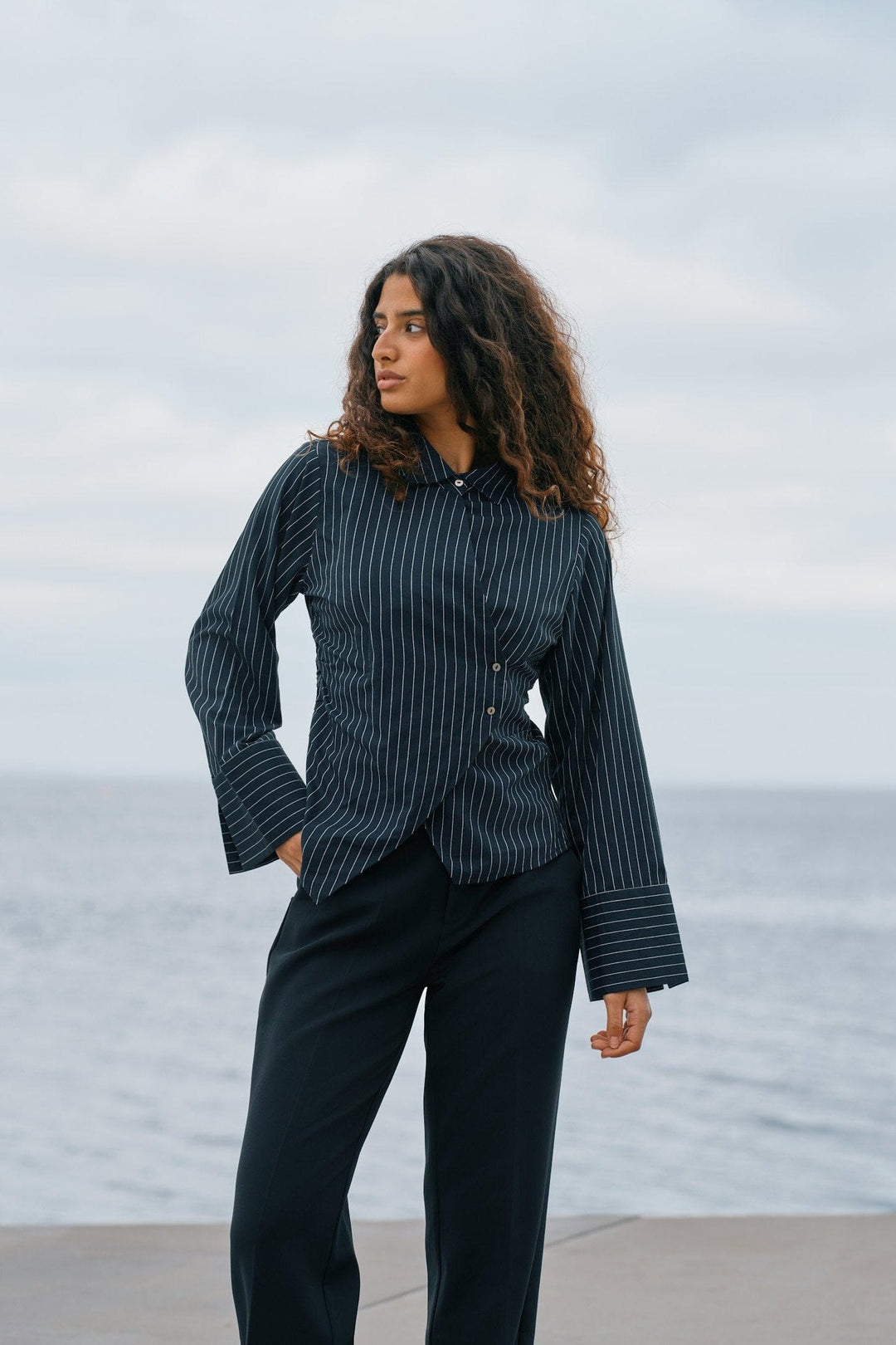 Neo Noir - Fenli Slim Stripe Shirt 170977 - 141 - Navy Skjorter 