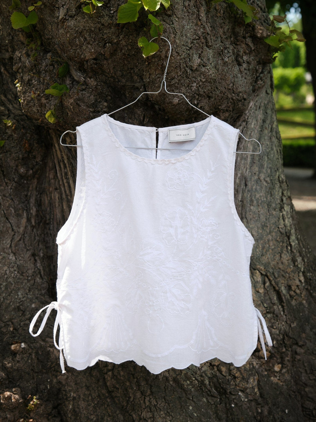 Neo Noir - Kaelin Embroidery Top 169113 - 120 - White Toppe 