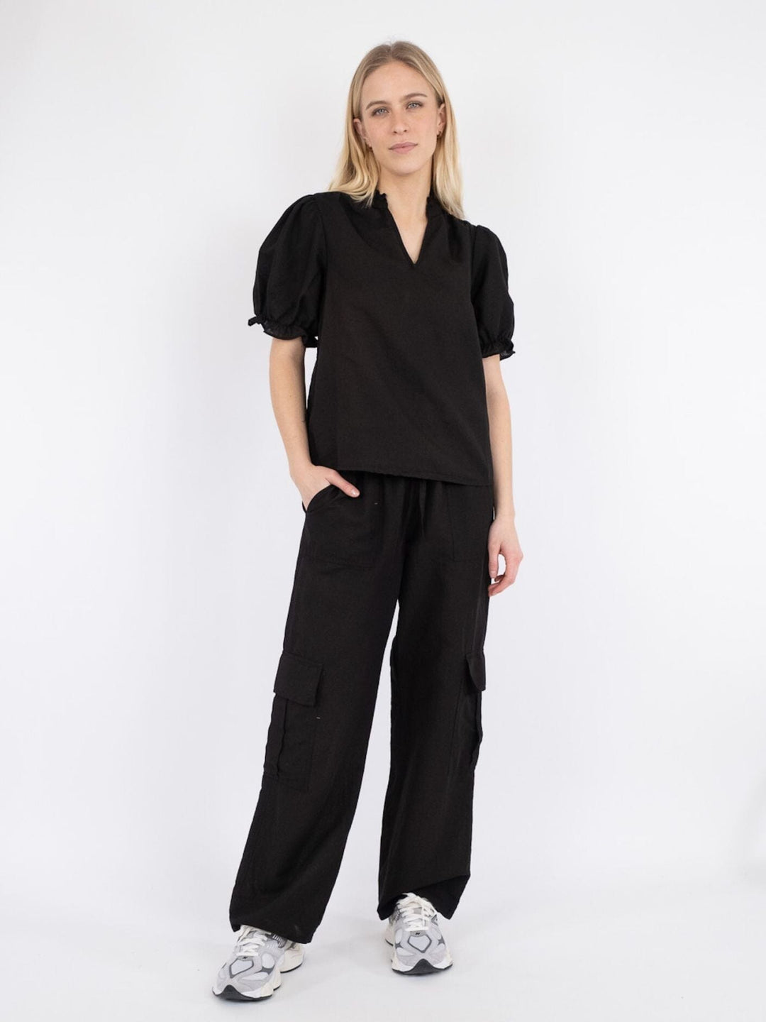 Neo Noir - Odesa Linen Blouse - Black