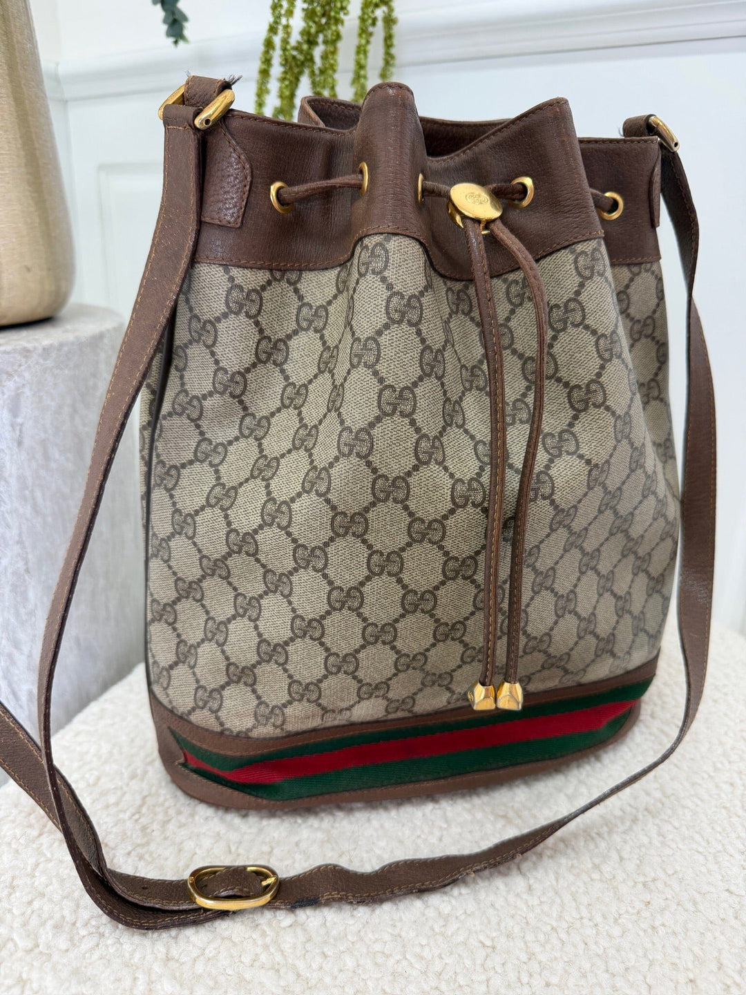 Preloved Vintageline X Molly&My - Vintage Gucci Gg Supreme Bucket Bag 3395 - Web Stripe Tasker 