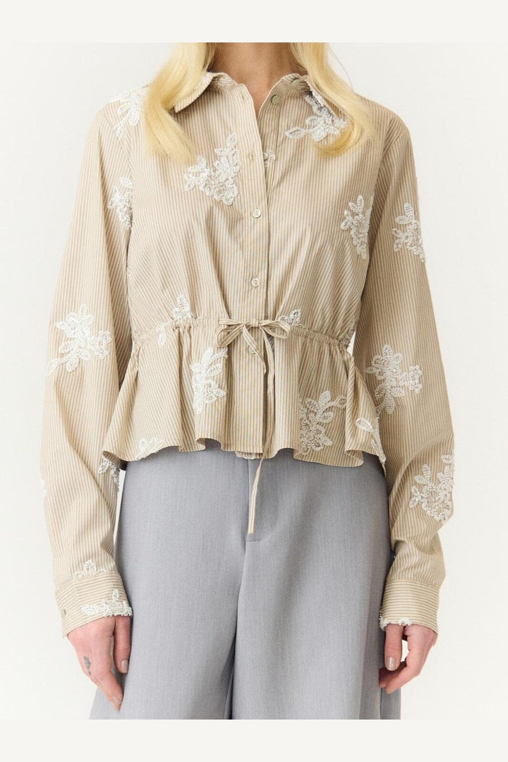YAS - Yaschar Ls Pearled Stripe Shirt - 5243068 Birch Brown Stripes